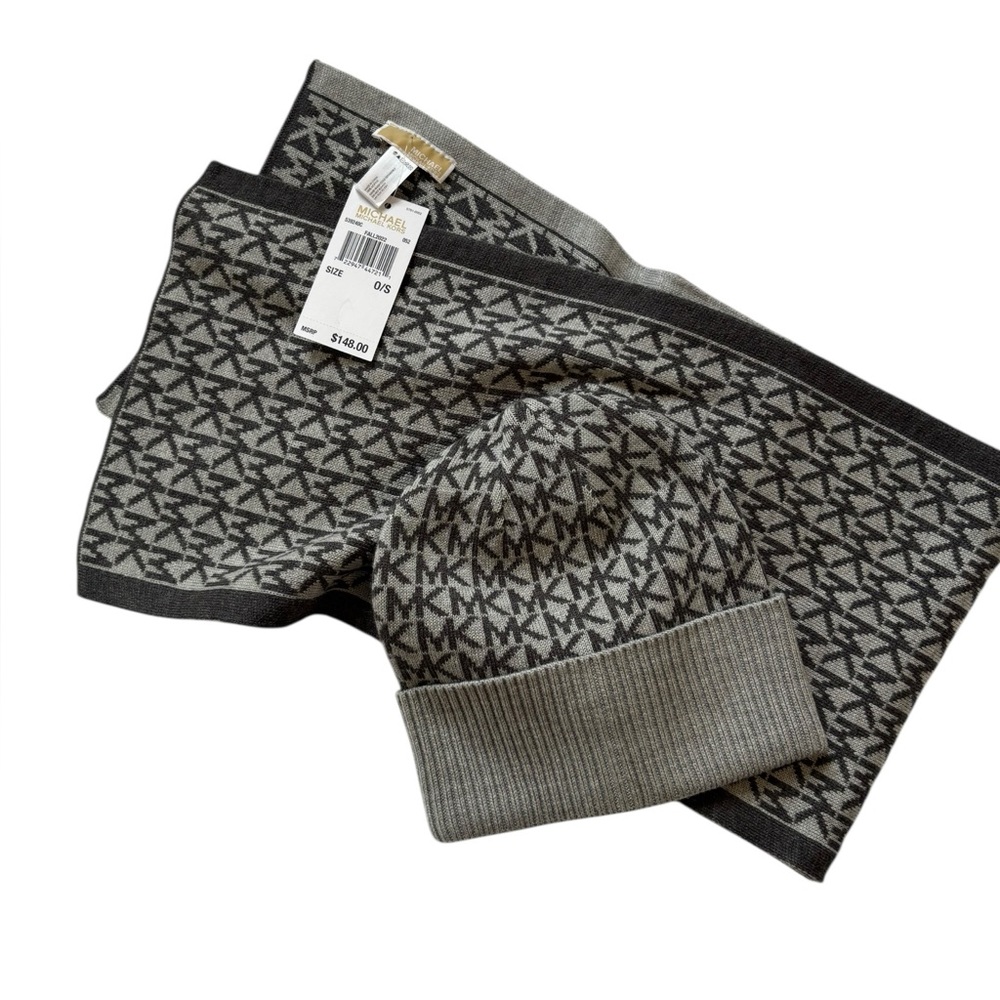 Michael Kors hat and scarf set- NWT